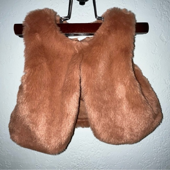Kid's Rachel Zoe Peach Pink Faux Fur Vest - Picture 2 of 6